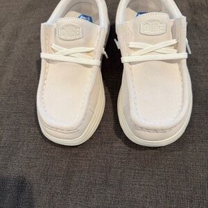 Heydude  Wendy suede sz6